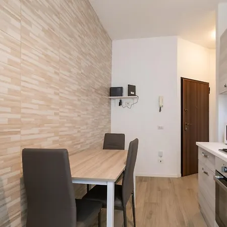 Dessi Luxury San Siro E Centro * Milánó